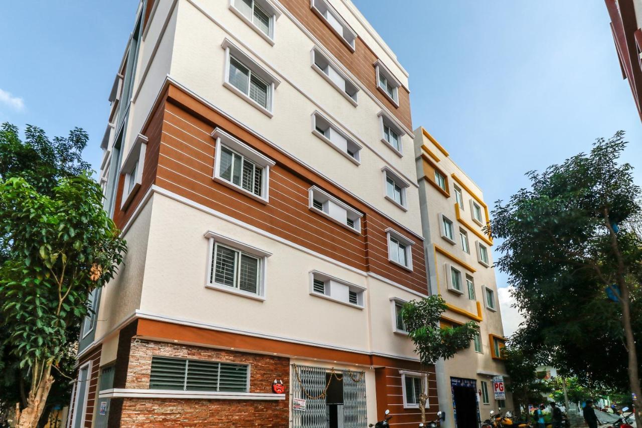 Capital O N R Residency Hotell Yelahanka Eksteriør bilde