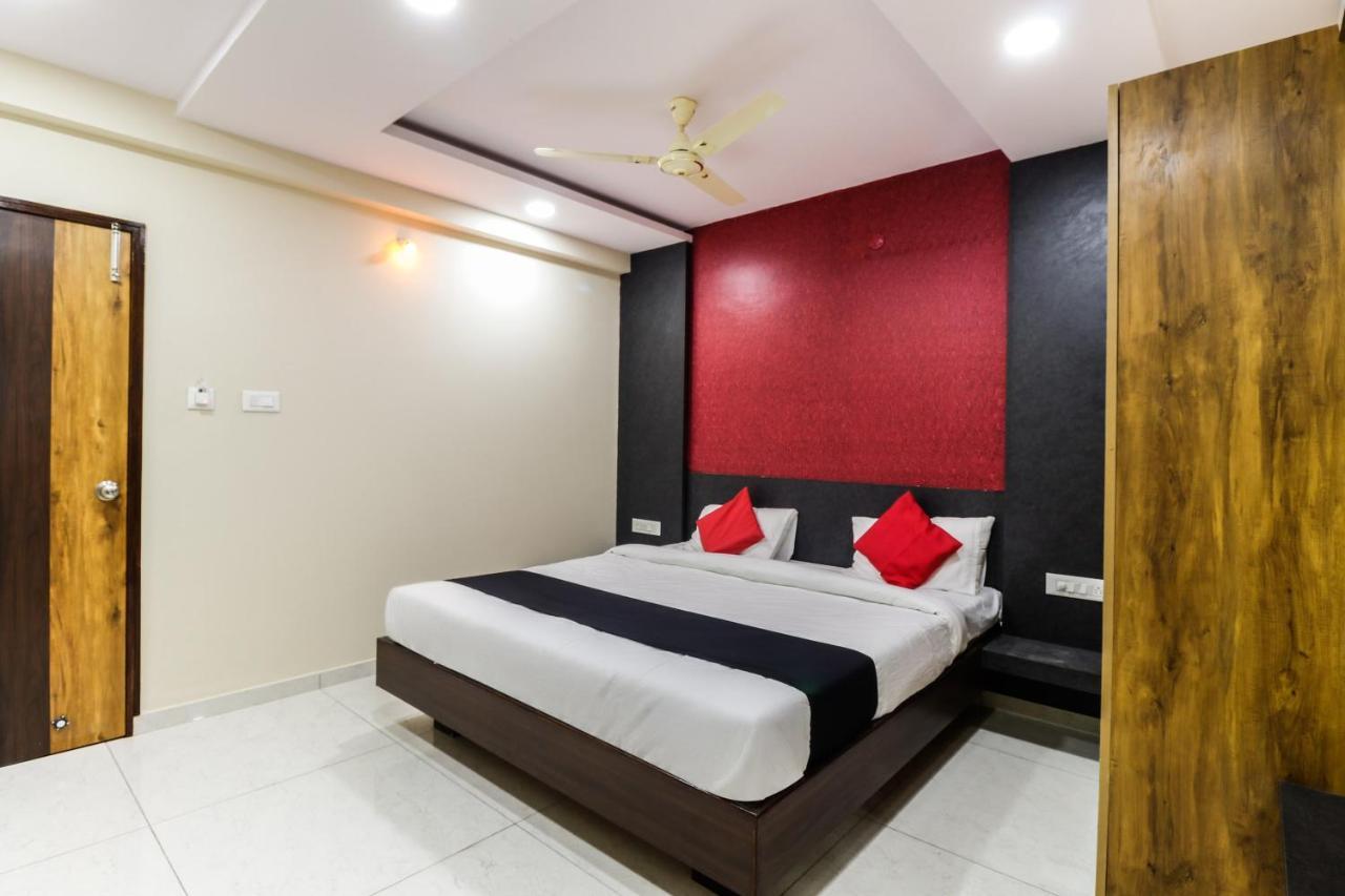 Capital O N R Residency Hotell Yelahanka Eksteriør bilde