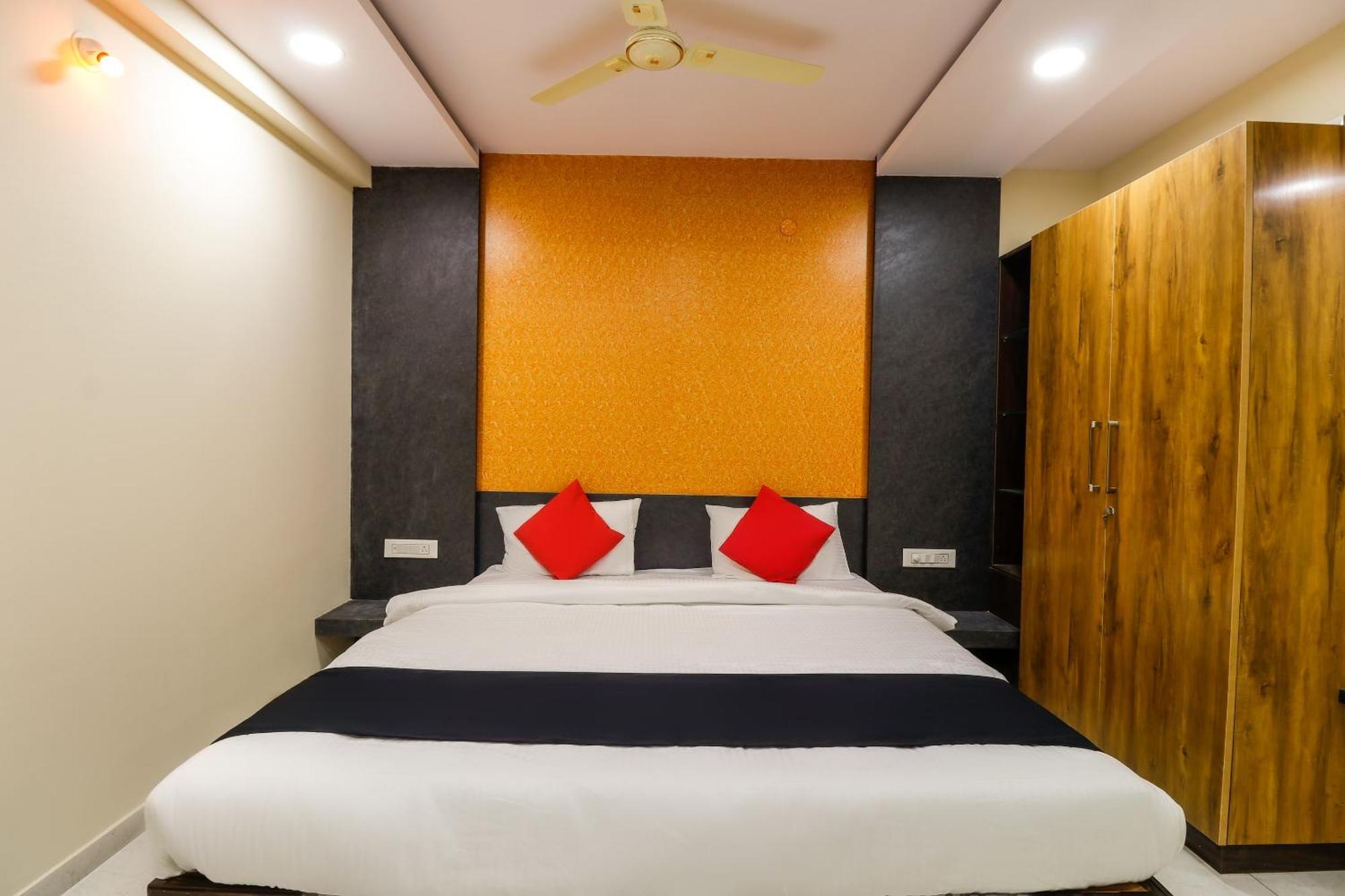 Capital O N R Residency Hotell Yelahanka Eksteriør bilde