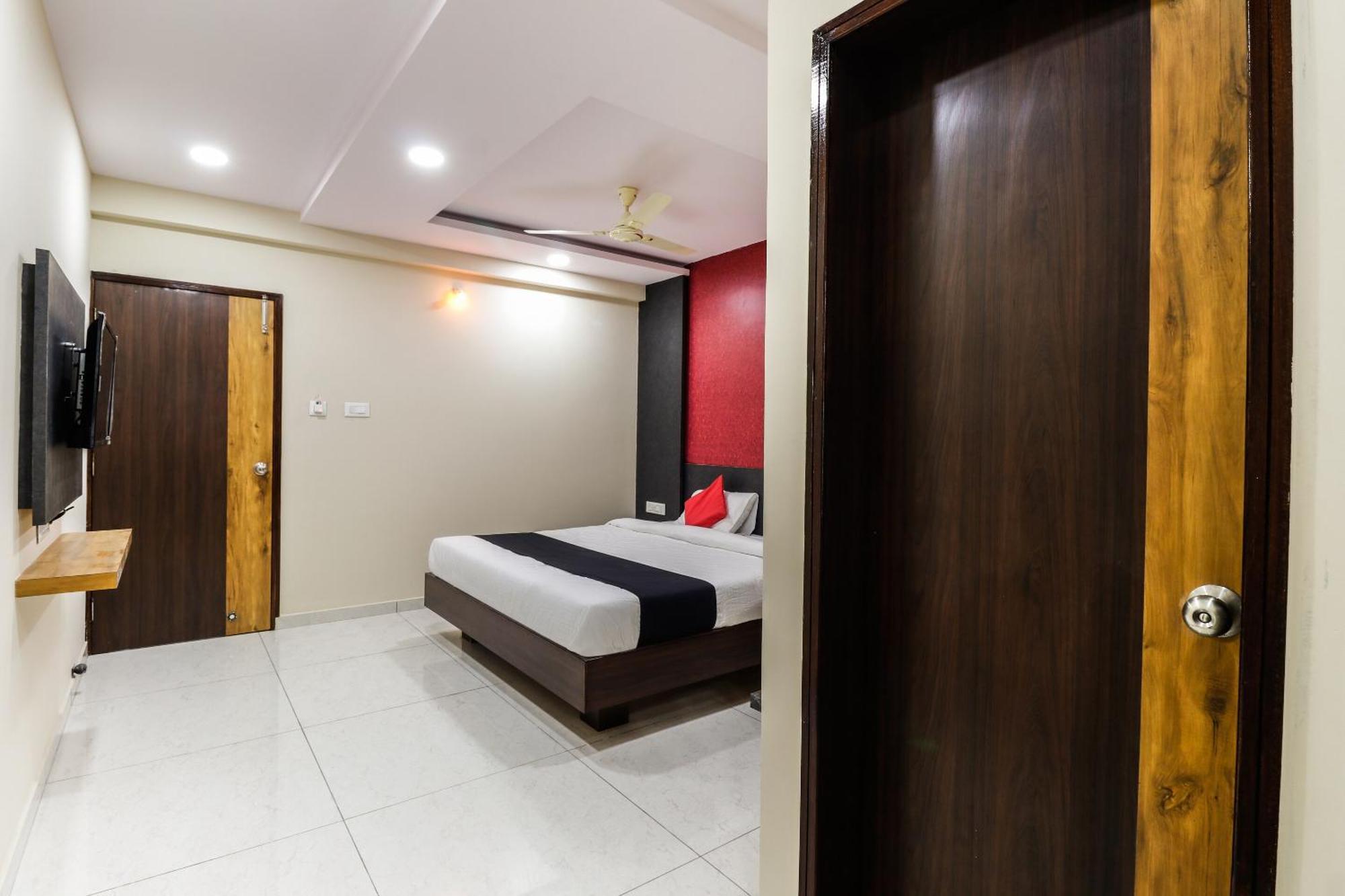 Capital O N R Residency Hotell Yelahanka Eksteriør bilde
