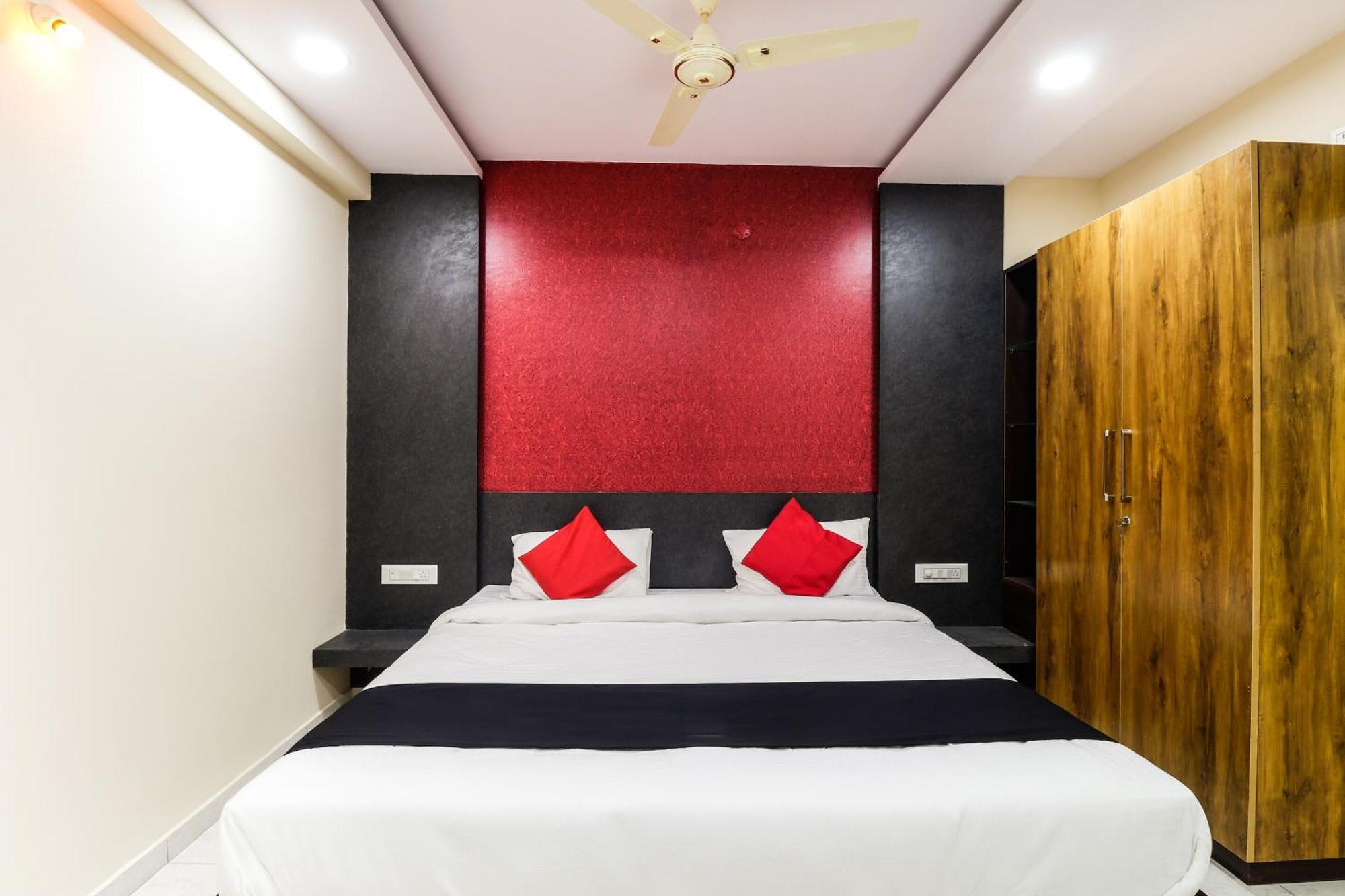Capital O N R Residency Hotell Yelahanka Eksteriør bilde